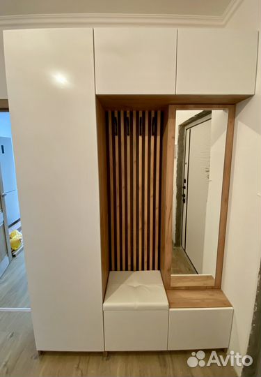 Прихожая с зеркалом