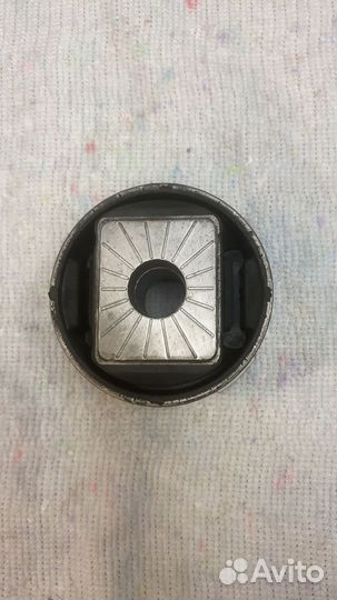 Сайлентблок подрамника Порше Кайен 957