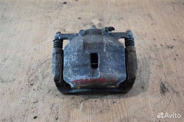 Суппорт передний левый Nissan Qashqai 1 поколение