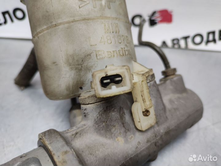 Главный тормозной цилиндр Volvo S40 1997 г.в