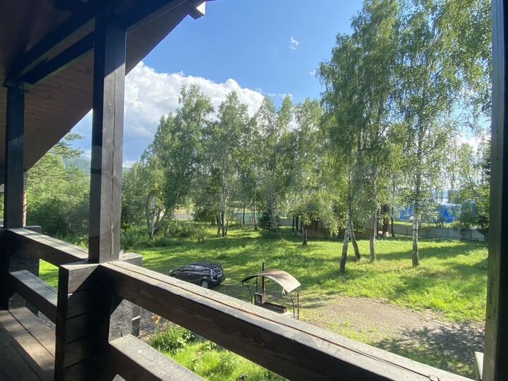 Коттедж 180 м² на участке 10 сот.