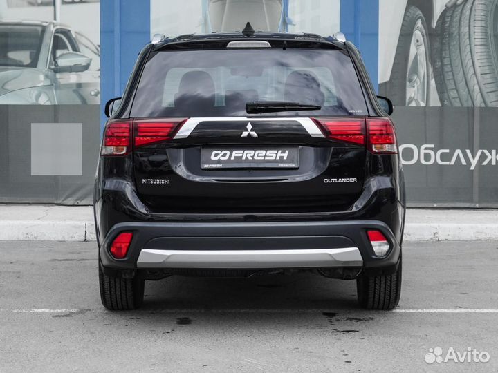 Mitsubishi Outlander 2.4 CVT, 2015, 121 689 км