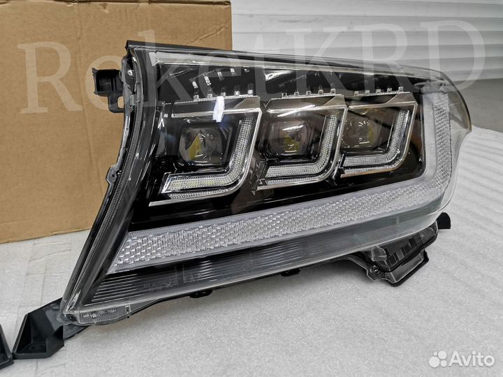 Фары Toyota Land Cruiser 200 Белые 07-15 стиль 300