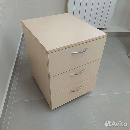 Тумба с бесплатной доставкой в отличном состоянии