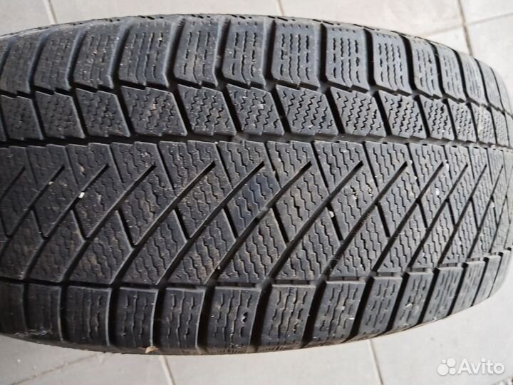 Continental ContiVikingContact 6 235/60 R18 107T