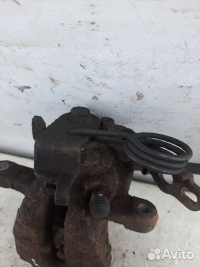 Суппорт тормозной задний правый Ford Galaxy