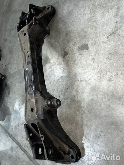 Балка передняя Toyota Crown