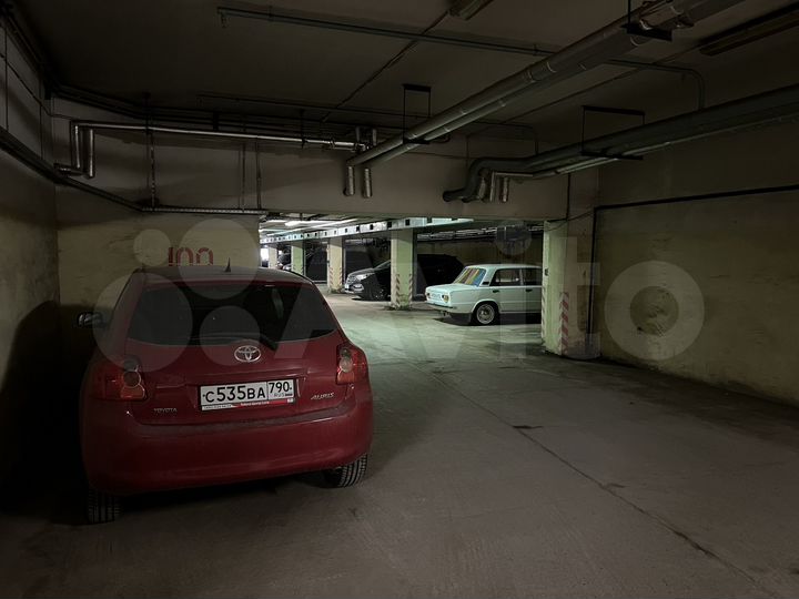 Машиноместо, 15 м²