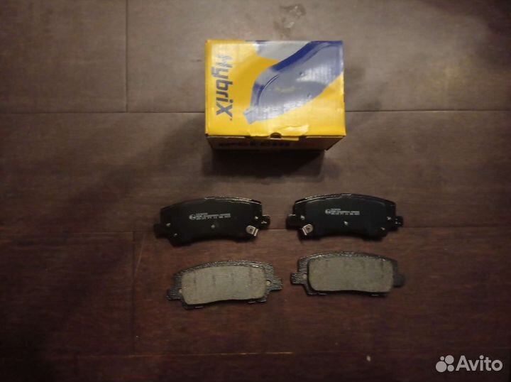 Тормозные колодки задние Mustang