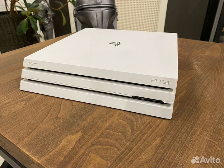 Ps4 pro белая - идеальное состояние