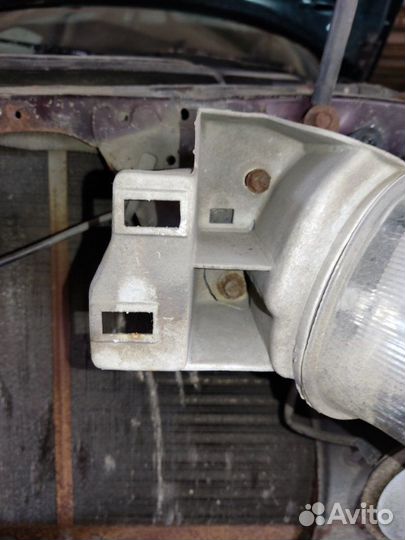 Фара левая Mazda 626 Ge седан 1.8 FP 1992