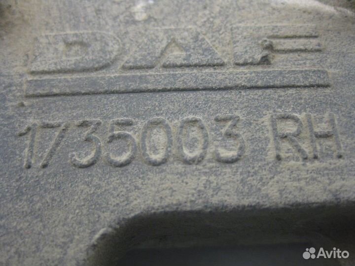 Кронштейн амортизатора кабины передний правый 1735