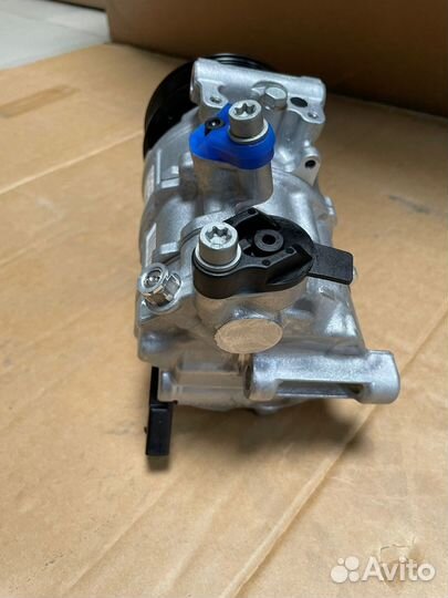 Компрессор кондиционера VAG 80A820803