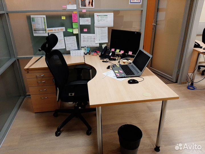 Стол угловой письменный