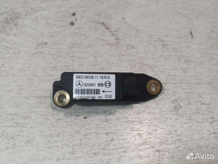 Датчик удара Mercedes-Benz W220