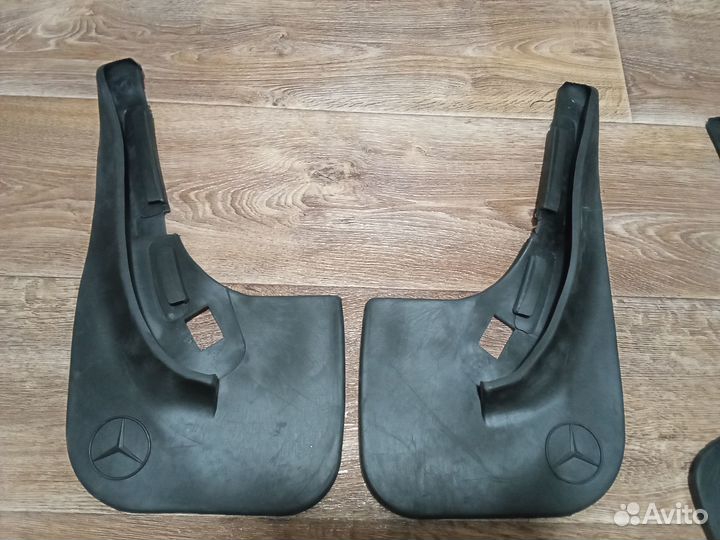 Брызговики Mercedes W124