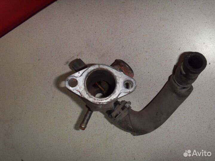 Фланец системы охлаждения 1630474280 Toyota Nadia