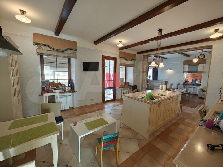 Дом 250 м² на участке 87 сот.