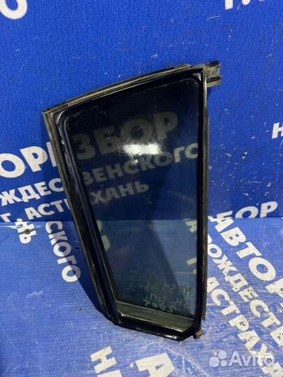 Форточка задней правой двери Mazda 3 Bk седан 2005