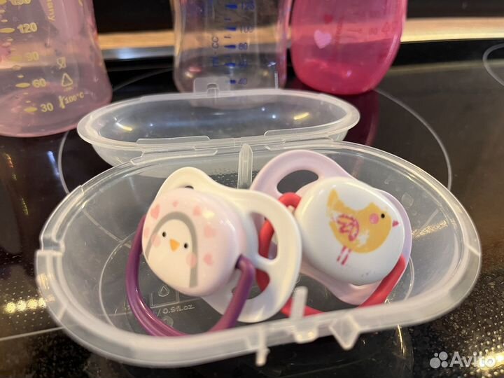 Пустышки, поильник, бутылочка