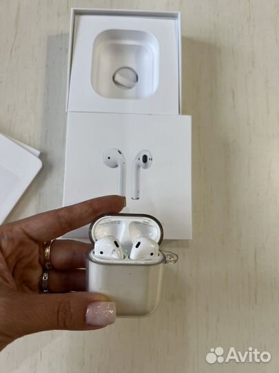 Беспроводные наушники apple airpods