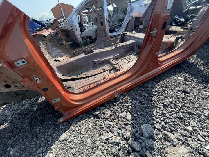 Порог со стойкой левый Skoda Octavia