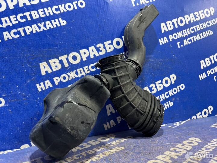 Гофра воздушного фильтра Dodge Stratus седан 2001