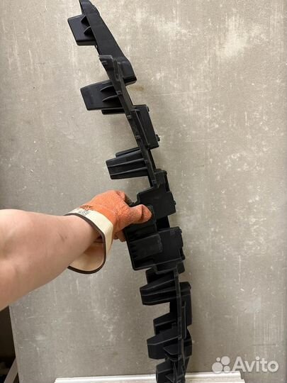 Абсорбер переднего бампера на hyundai solaris