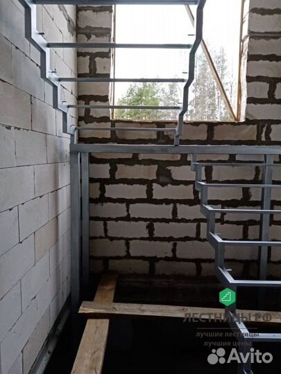 Металлокаркас лестницы