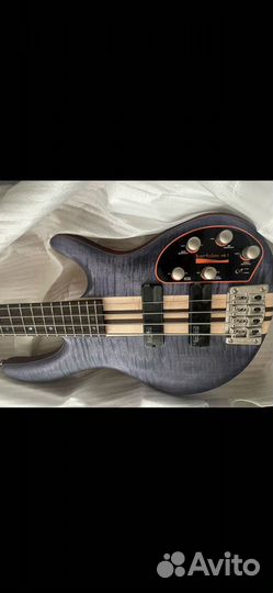 Бас гитара 4-х струнная