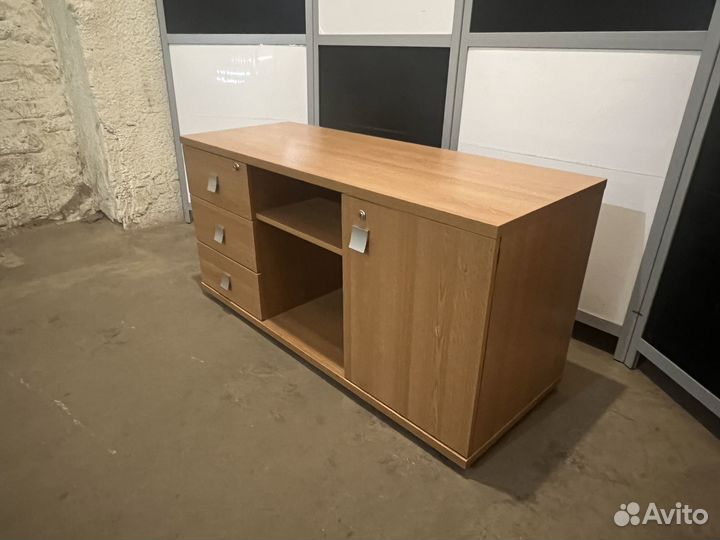 Тумба под телевизор 121х46х60см