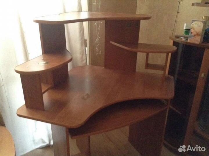 Продаю стол