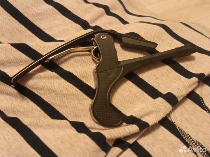 Каподастр для гитары