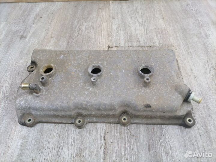 Крышка головки блока цилиндров правая Nissan