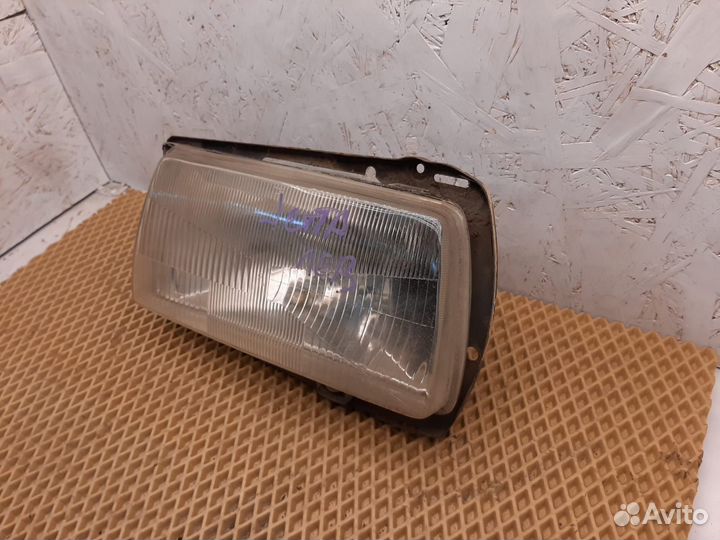 Левая фара Volkswagen Jetta 2