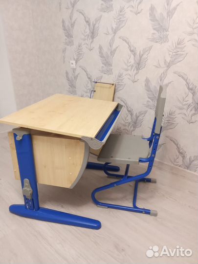 Стол и стул