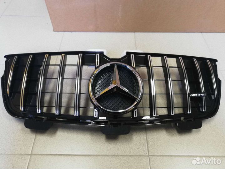 Решетка радиатора Mercedes GL W164