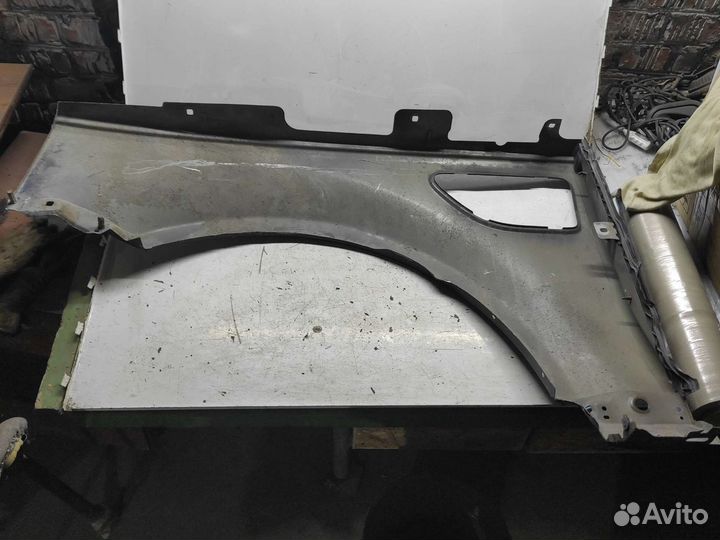 Крыло переднее левое Land Rover Range Rover Sport 1