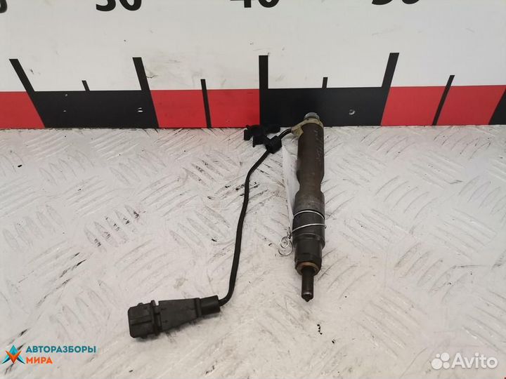 Форсунка seat Ibiza 2 рест. 2001 028130203E