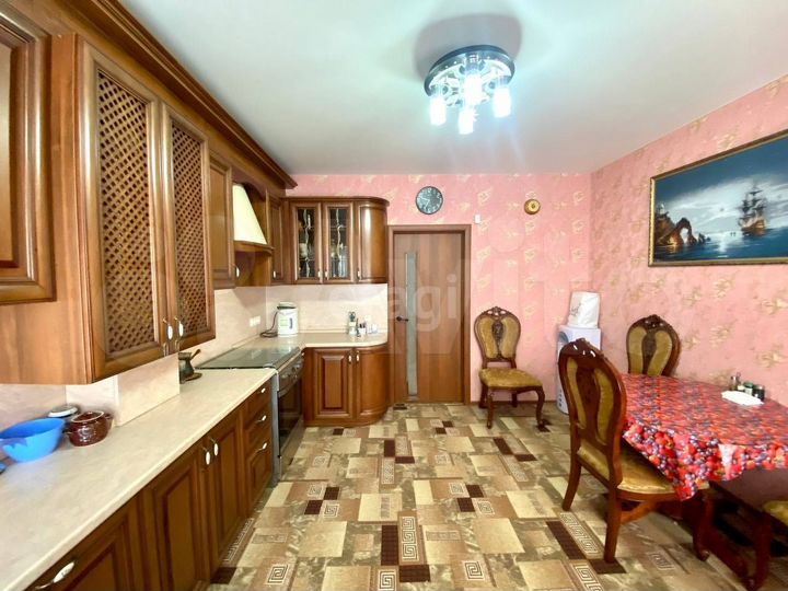 2-к. квартира, 78,2 м², 1/2 эт.