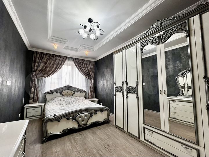 2-к. квартира, 70 м², 14/17 эт.