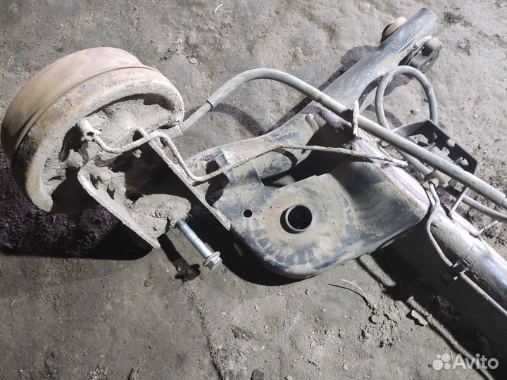 Задняя балка Renault symbol