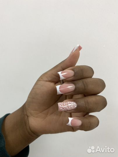 Маникюр, педикюр, наращивание ногтей