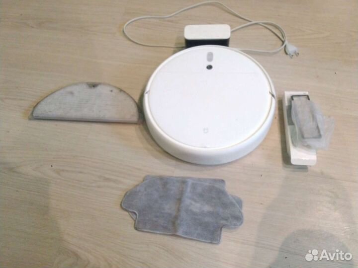 Модель Xiaomi Mi Robot Vacuum Mop