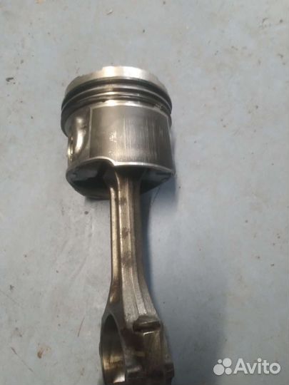Продам поршня 4d56