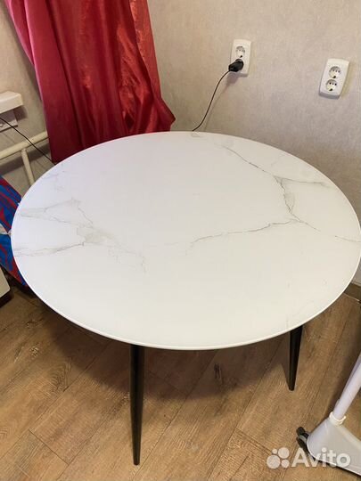 Кухонный стол