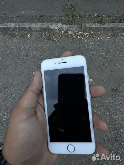 Телефон iPhone 7