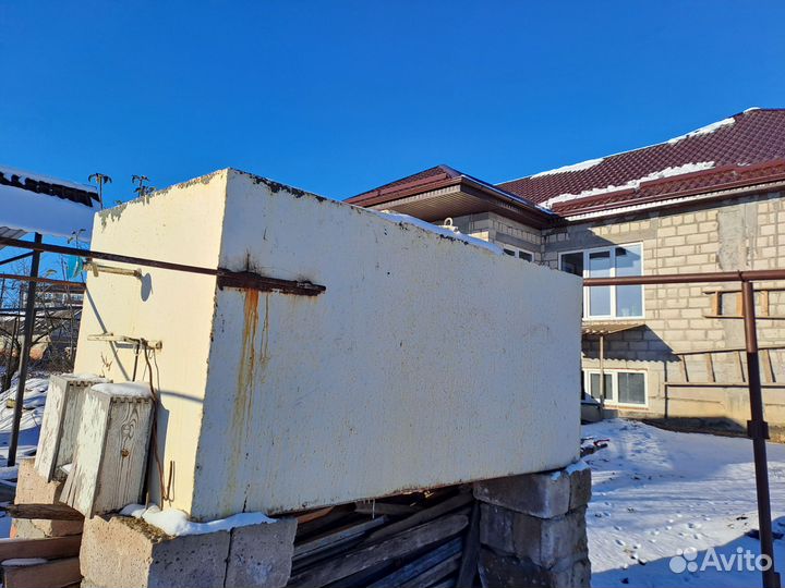 Душевая и бак для воды