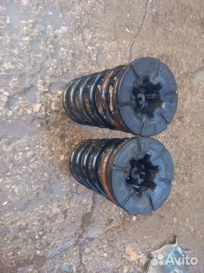 Honda Civic 4D задняя пружина