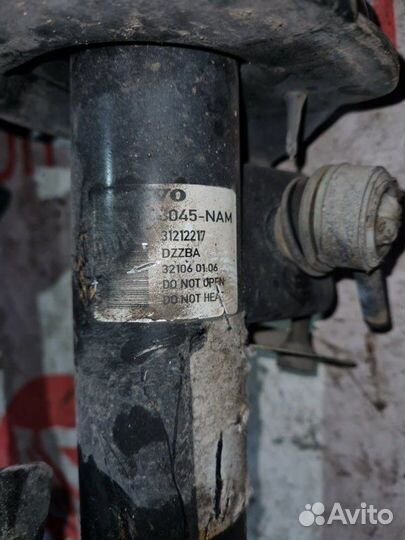 Комплект стоек передний Volvo S80 B6324S 2010